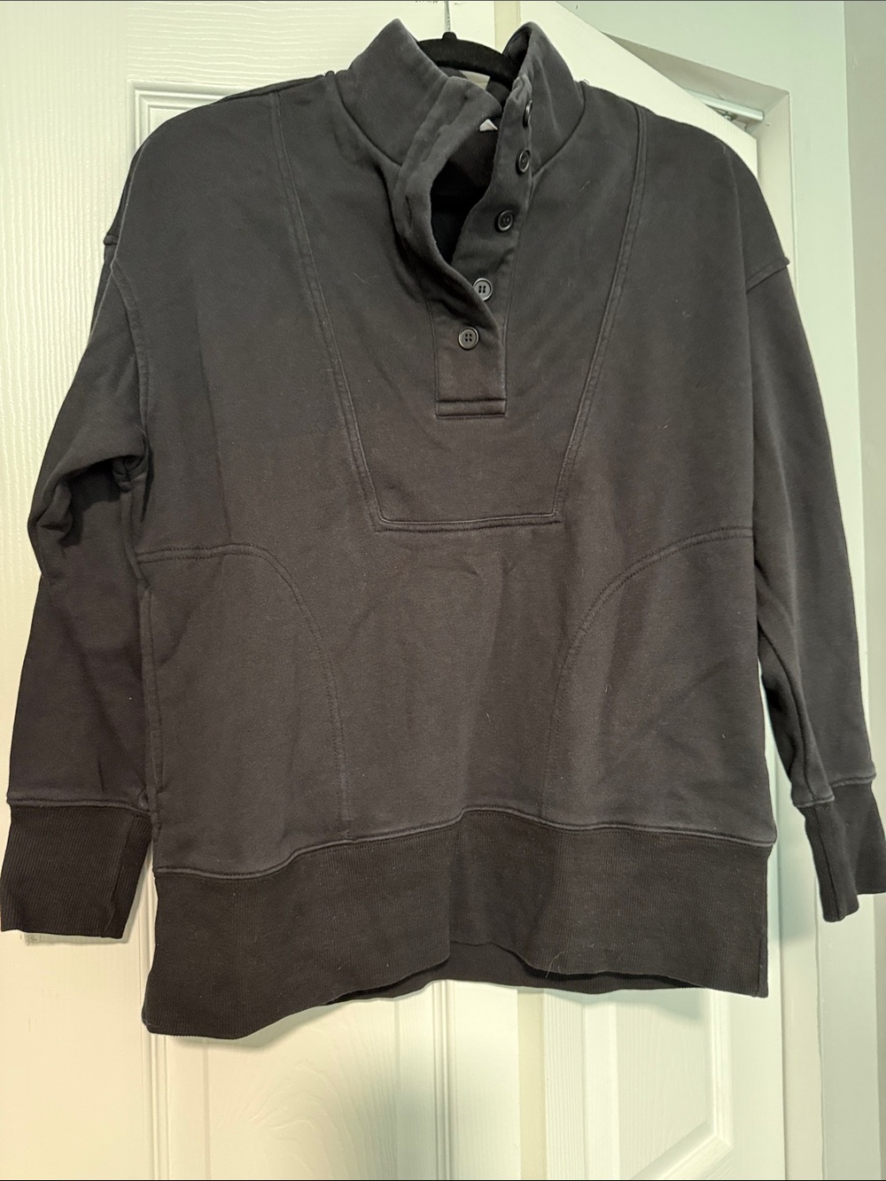 Time and Tru Black Button-Neck Pullover Sweatshirt